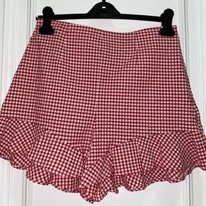 Zara Shorts (New with Tag/ Size M)